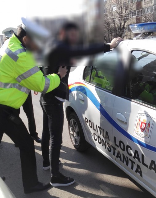 PRINS la volan cu PERMISUL SUSPENDAT: 'Am oprit la 10 farmacii, dacă nu găsesc..' VIDEO