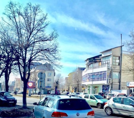 Primăria taie cablurile operatorilor din zonele I.G. Duca şi Mircea cel Bătrân. Nu au introdus cablurile în subteran!