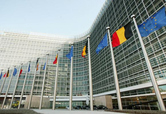 UE extinde lista neagră a ţărilor cu risc de finanţare a terorismului şi spălare de bani
