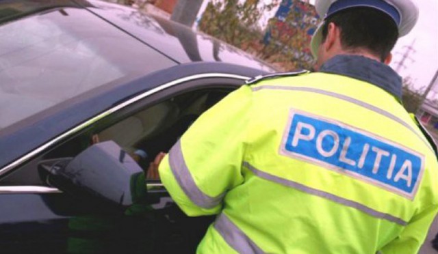 Prins cu un autoturism neînmatriculat pe străzile din Mangalia