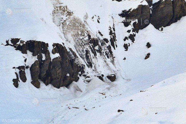 Mai multe persoane au fost înghiţite de o avalanşă la Crans-Montana