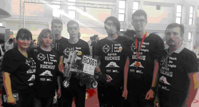 Liceul Telecom face performanţă la competiţiile de robotică!
