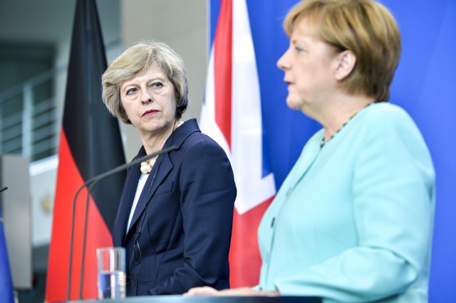 Posibilitatea amânării Brexit-ului a fost ridicată la o întâlnire May-Merkel, dar nu a avut loc o discuţie ''substanţială''