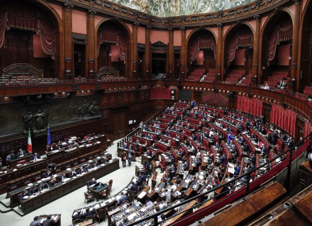 Italia vrea să le permită cetăţenilor să propună legi în Parlament