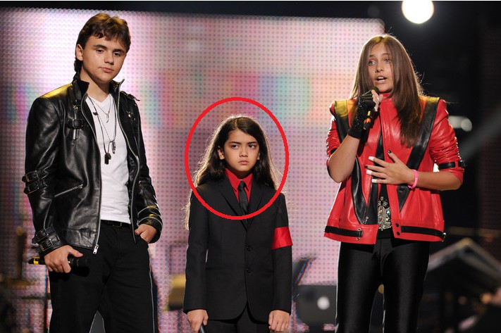 Cum arată fiul „neştiut“ al lui Michael Jackson? Blanket a împlinit 17 ani