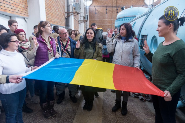 Sute de tineri cercetași la Centrul de Scafandri