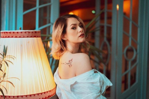 Feli provoacă la senzualitate 18+ în noile piese lansate