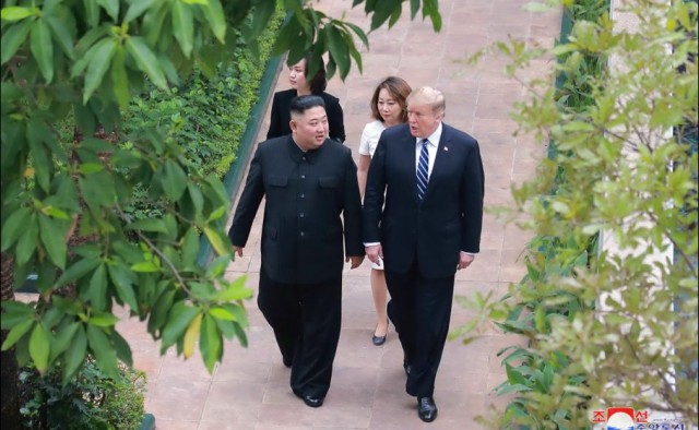 Trump, criticat după ce i-a luat apărarea lui Kim în legătură cu moartea tragică a unui american