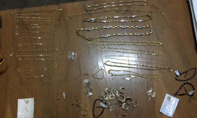 Bijuterii fără documente legale, confiscate de polițiștii de frontieră în P.T.F. Vama Veche