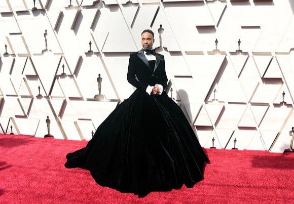 Billy Porter i-a lăsat pe toți cu gura căscată la Oscar 2019. A apărut în rochie pe covorul roșu