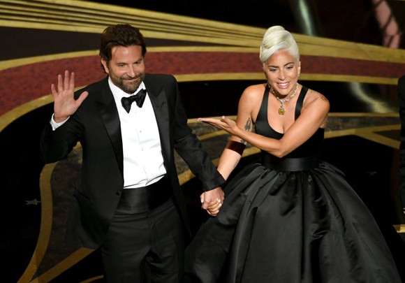 Lady Gaga a lămurit situația. Este sau nu îndrăgostită de Bradley Cooper?