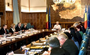 Prima OUG după moțiunea eșuată - Viorica Dăncilă sfidează apelul lui Ludovic Orban