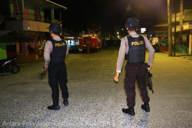 Indonezia: O femeie a detonat o bombă în cursul unui asalt al poliţiei, pierzându-şi viaţa împreună cu copilul ei