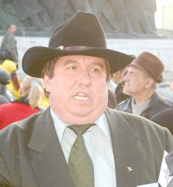 Fostul primar Ionel Chiriță n-a fost prezent la şedinţele Consiliului Local, dar şi-a cerut banii!