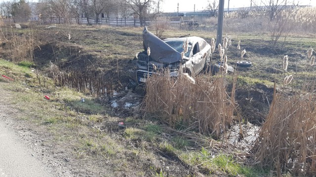 Accident rutier în județul Constanța: a ajuns cu mașina în șanț! VIDEO