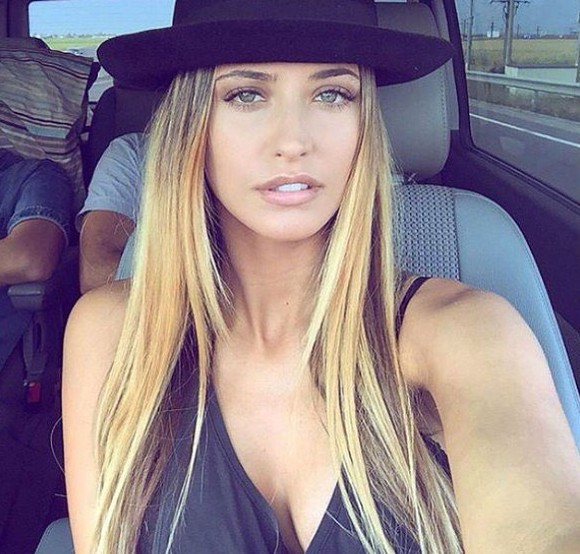 Antonia şi-a întrebat fanii dacă să se facă blondă. Ce i-au răspuns aceştia