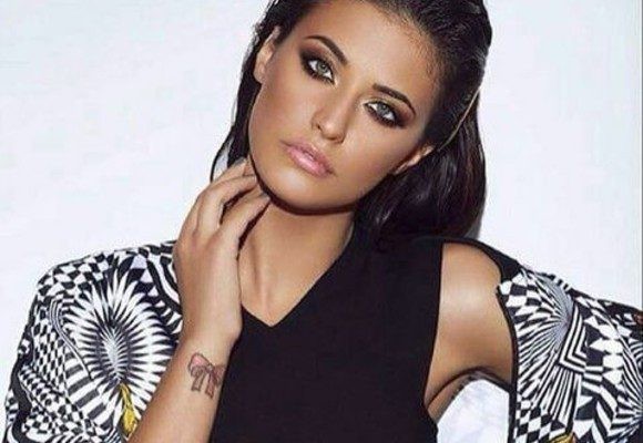 Antonia şi-a pus chiloţii în cap. A explicat ce întrebuinţare a găsit lenjeriei intime