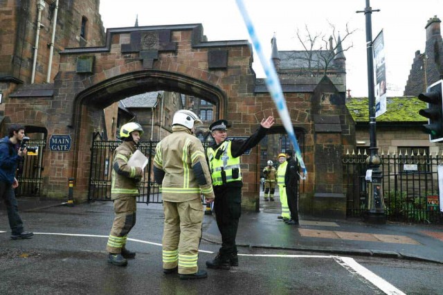 O grupare republicană disidentă autointitulată ''IRA'' revendică responsabilitatea pentru scrisorile-capcană trimise la Londra şi Glasgow