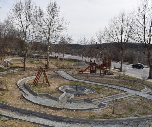 Primăria Cernavodă investește în locuri de joacă pentru copii