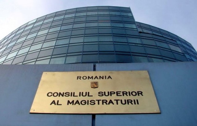 CSM despre taxa de solidaritate: Nu tolerăm afectarea statutului magistratului; vom sesiza CCR şi organismele internaţionale