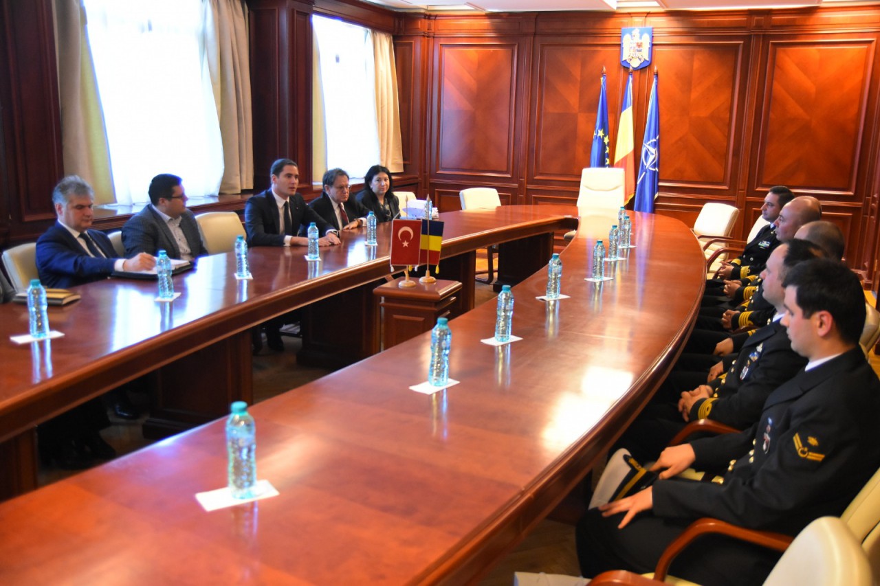 Delegație de pe fregata turcească TGC Yildirim, în vizită la Primăria Constanța Delegație de pe fregata turcească TGC Yildirim, în vizită la Primăria Constanța