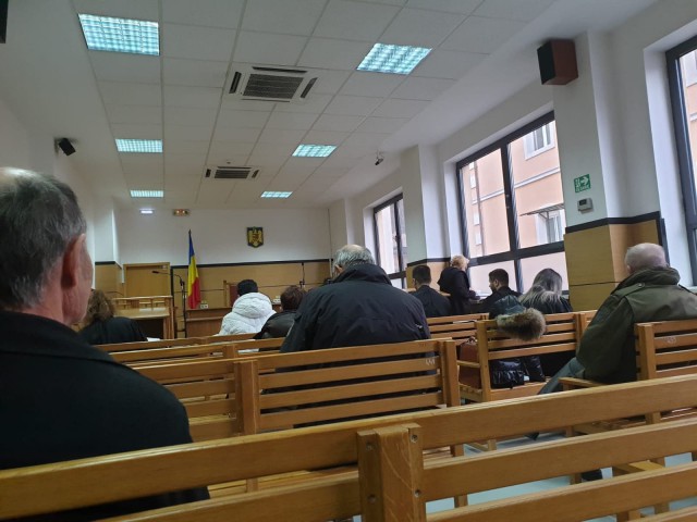 Termen în dosarul fostulului şef al ISU Dobrogea, acuzat că a trucat o licitaţie: unul dintre inculpaţi s-a decis să achite prejudiciul?!