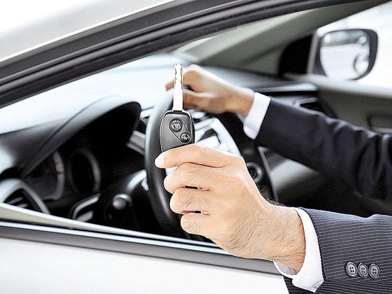 Doi antreprenori români au lansat o platformă prin care proprietarii de maşini pot oferi autoturismul spre închiriere