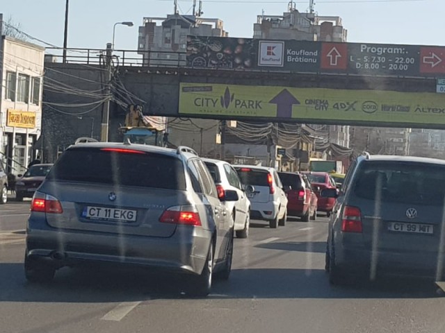 Trafic infernal în Constanța din cauza lucrărilor de pe Podul de la Butelii!