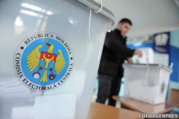 Cetăţenii cu drept de vot din Republica Moldova, aşteptaţi la urne pentru a-şi alege primarii şi consilierii