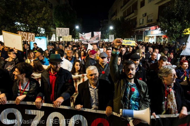 Muntenegru: Mii de protestatari au cerut sâmbătă demisia preşedintelui Milo Djukanovic