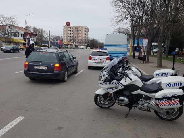 RAZII în Constanța: pasagerii de pe bancheta din spate, FĂRĂ centură, AMENDAȚI!