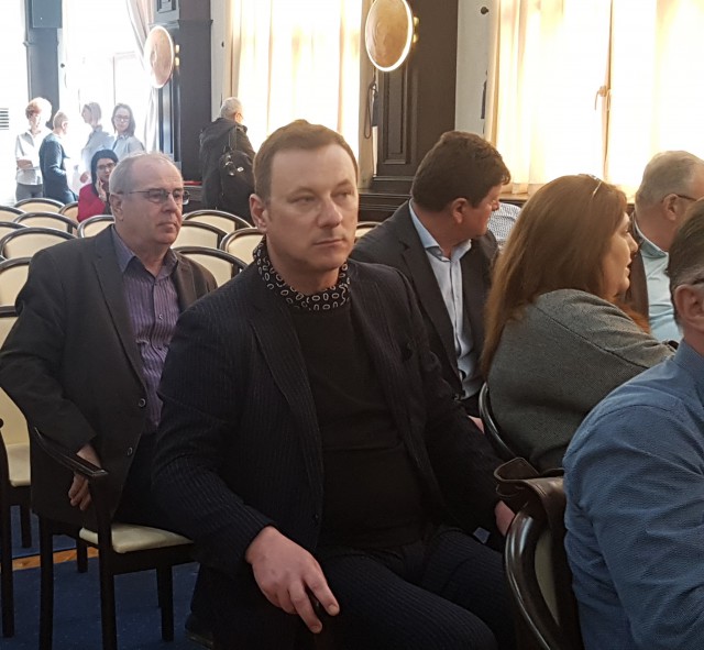 Ședință CJC. Consilierii județeni iau act de demisia lui George Măndilă