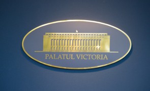 Guvern: Accesul jurnaliştilor în Palatul Victoria a fost restricţionat temporar pentru a preveni răspândirea COVID-19