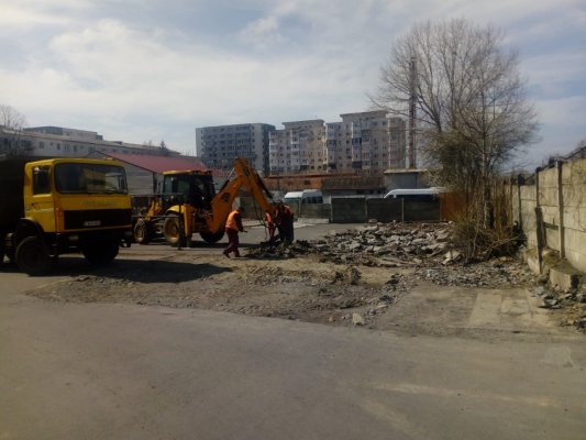 Noi locuri de parcare în locul garajelor, pe strada Tulcei