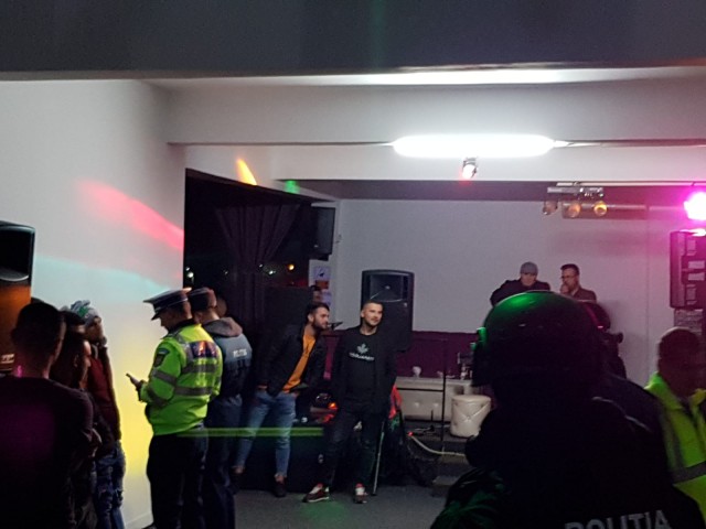 Razie a polițiștilor într-un club din Pecineaga. Patronul a fost sancționat!