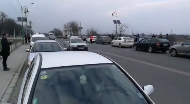 Protestatarii au OPRIT mașinile la Năvodari! VIDEO