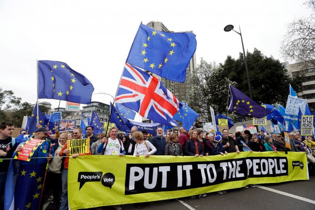 Manifestaţie uriaşă la Londra împotriva Brexitului