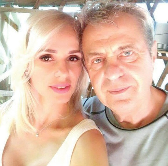 Catrinel Sandu amână nunta, după ce tatăl ei a suferit un accident vascular