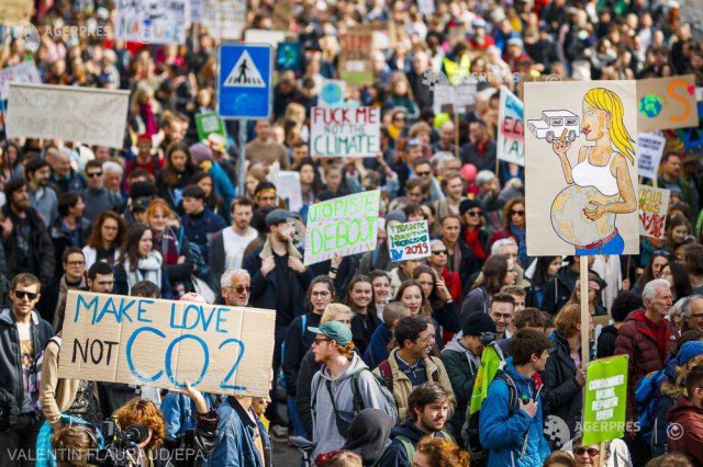Elveţia: Mai multe mii de manifestanţi au cerut măsuri împotriva schimbărilor climatice