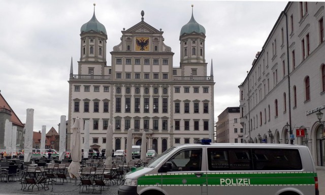 Primăriile mai multor oraşe germane au fost evacuate pentru o potenţială ameninţare de securitate