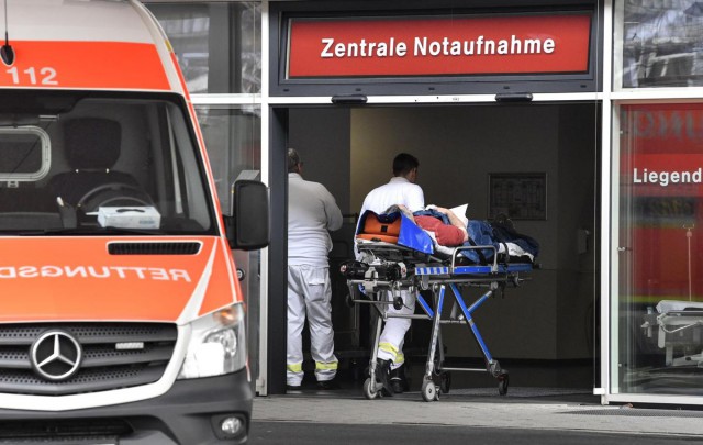 Germania: O maşină a lovit un autobuz şcolar lângă Hanovra; 16 răniţi, printre care 14 copii