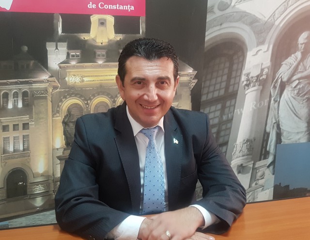 Palaz: „Panourile publicitare trebuie DEMOLATE URGENT! Este o GOLĂNEALĂ ECONOMICĂ!”