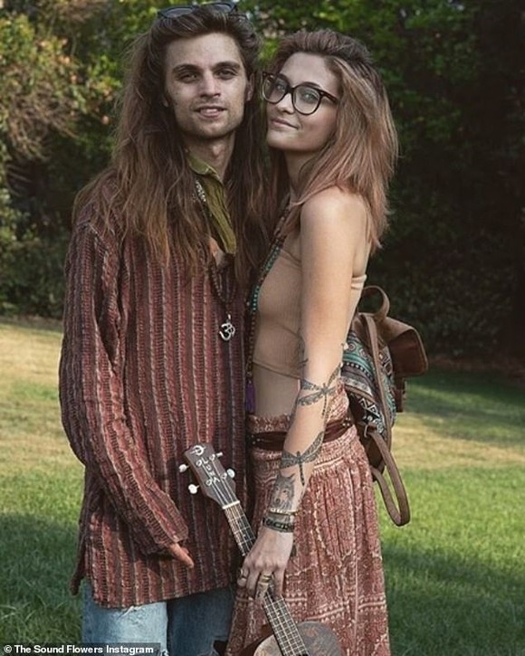 Paris Jackson se afundă în tristeţe şi droguri? Imaginile care au pus internauţii pe jar Paris Jackson se afundă în tristeţe şi droguri? Imaginile care au pus internauţii pe jar