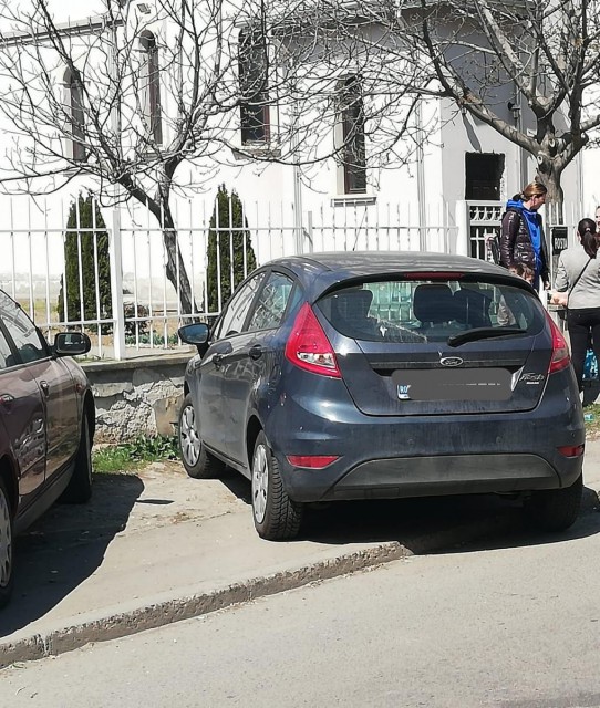 Copil accidentat de o mașină: a traversat prin loc nepermis