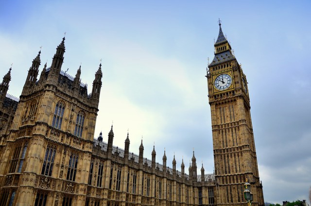Parlamentul britanic va dezbate pe 1 aprilie petiţia populară de anulare a Brexit-ului