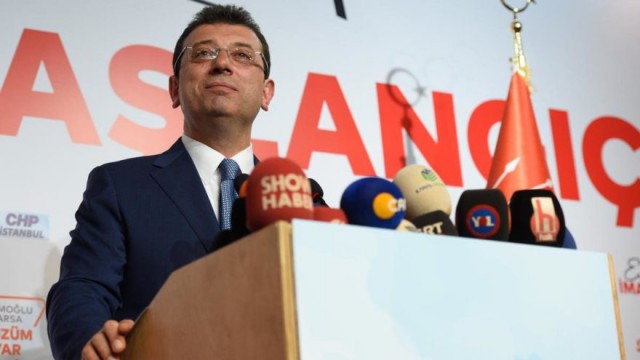 Alegeri municipale în Turcia: Candidatul opoziţiei, câştigător în Istanbul, potrivit rezultatelor parţiale