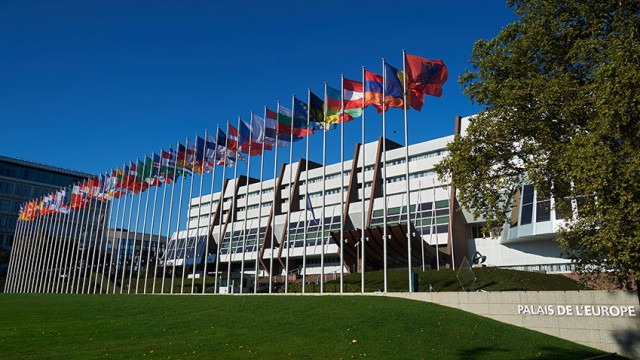 Violenţe contra romilor în Franţa: Consiliul Europei face apel la vigilenţă