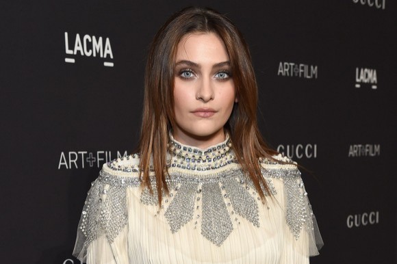 Paris Jackson se afundă în tristeţe şi droguri? Imaginile care au pus internauţii pe jar