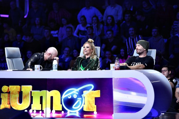 Mihai Bendeac și Roxana Vancea s-au încins pe scena de la iUmor cu un sărut pasional