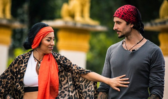 Ruby s-a sărutat cu o fată, pentru bani! Iubitul artistei a asistat şocat la întreaga scenă